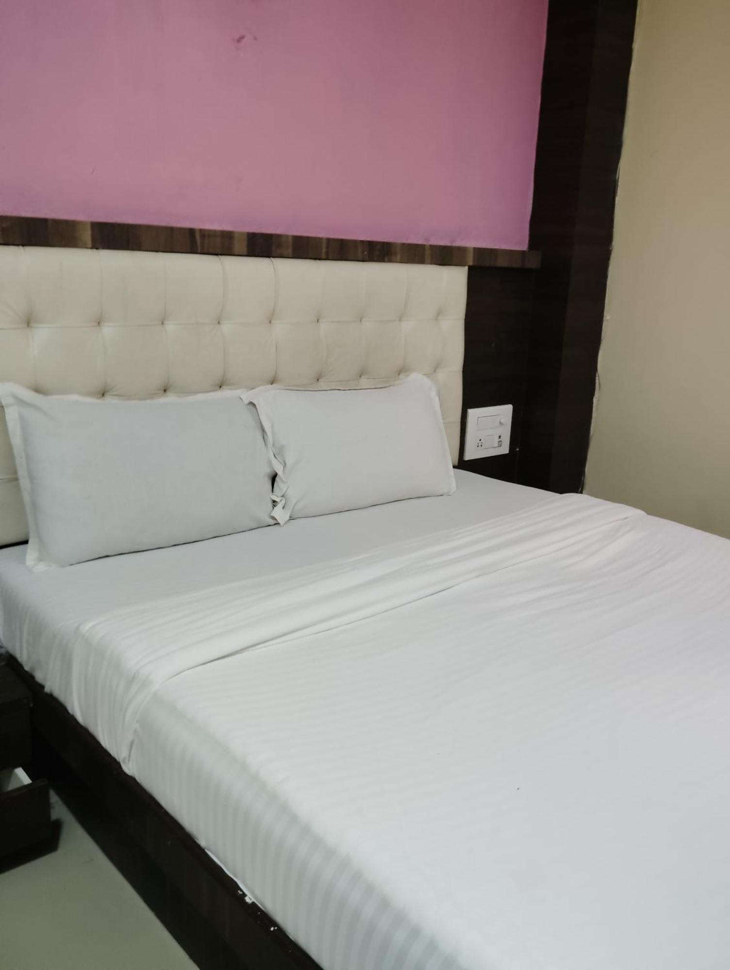 Hotel Golden Park Near Nesco Mumbai Ngoại thất bức ảnh