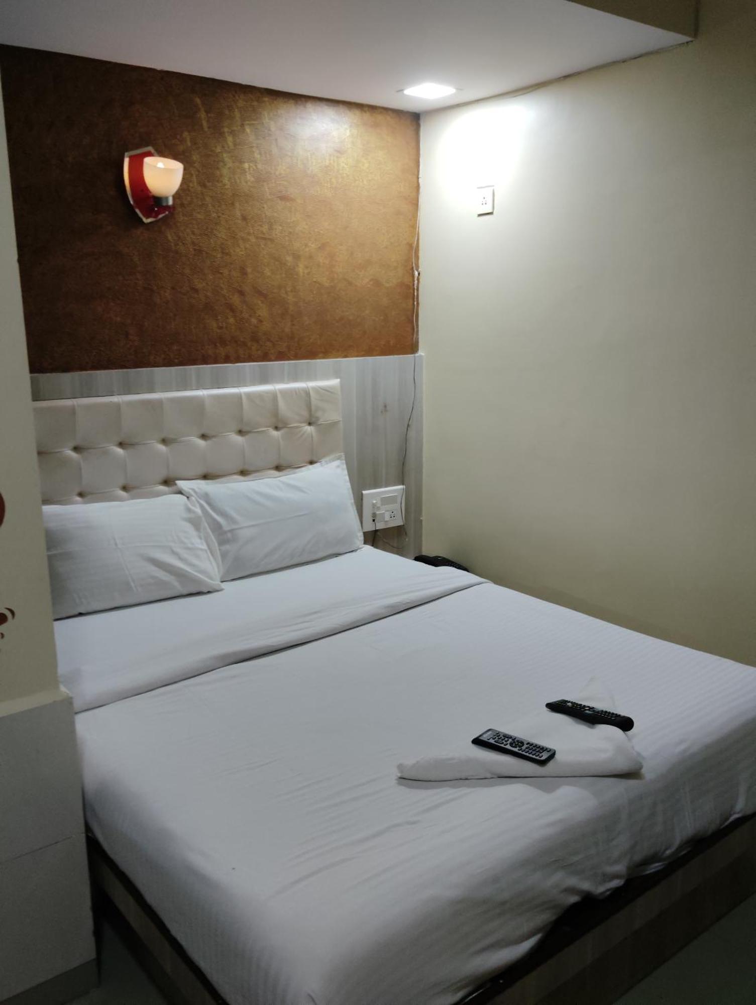 Hotel Golden Park Near Nesco Mumbai Ngoại thất bức ảnh