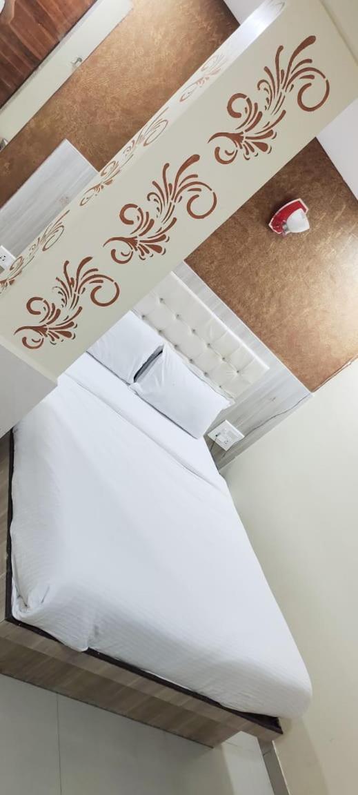 Hotel Golden Park Near Nesco Mumbai Ngoại thất bức ảnh